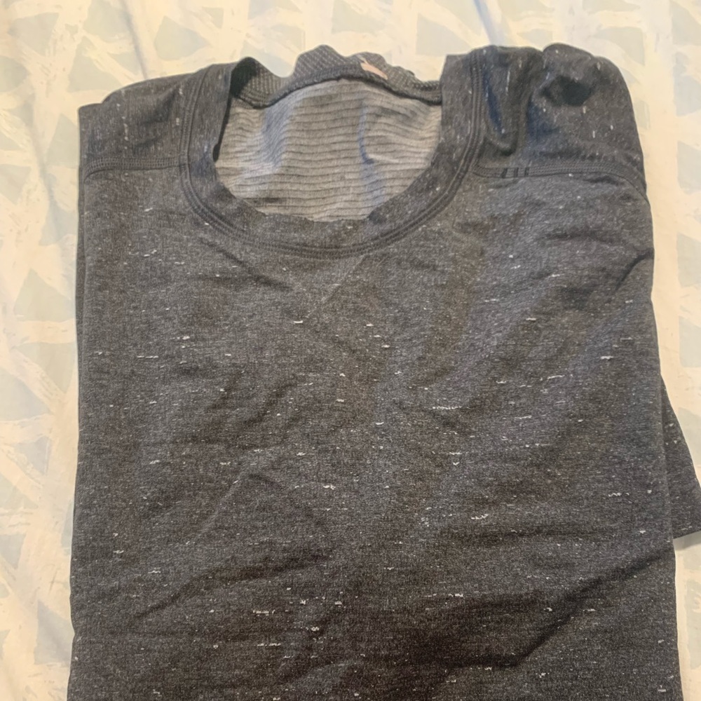 Men’s lululemon shirt XXL